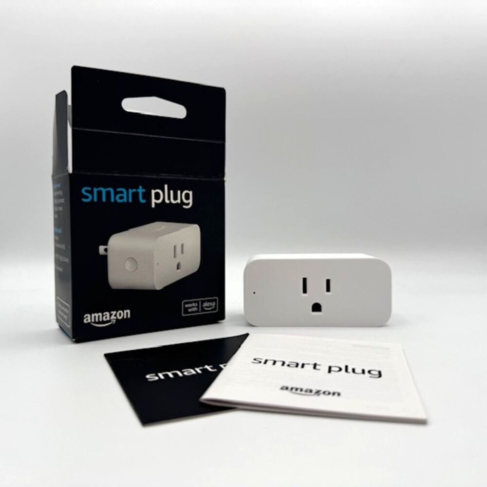 Amazon Smart Plug – Alexa Enabled Wi-Fi Outlet Adapter – White New in Box - WiFi
